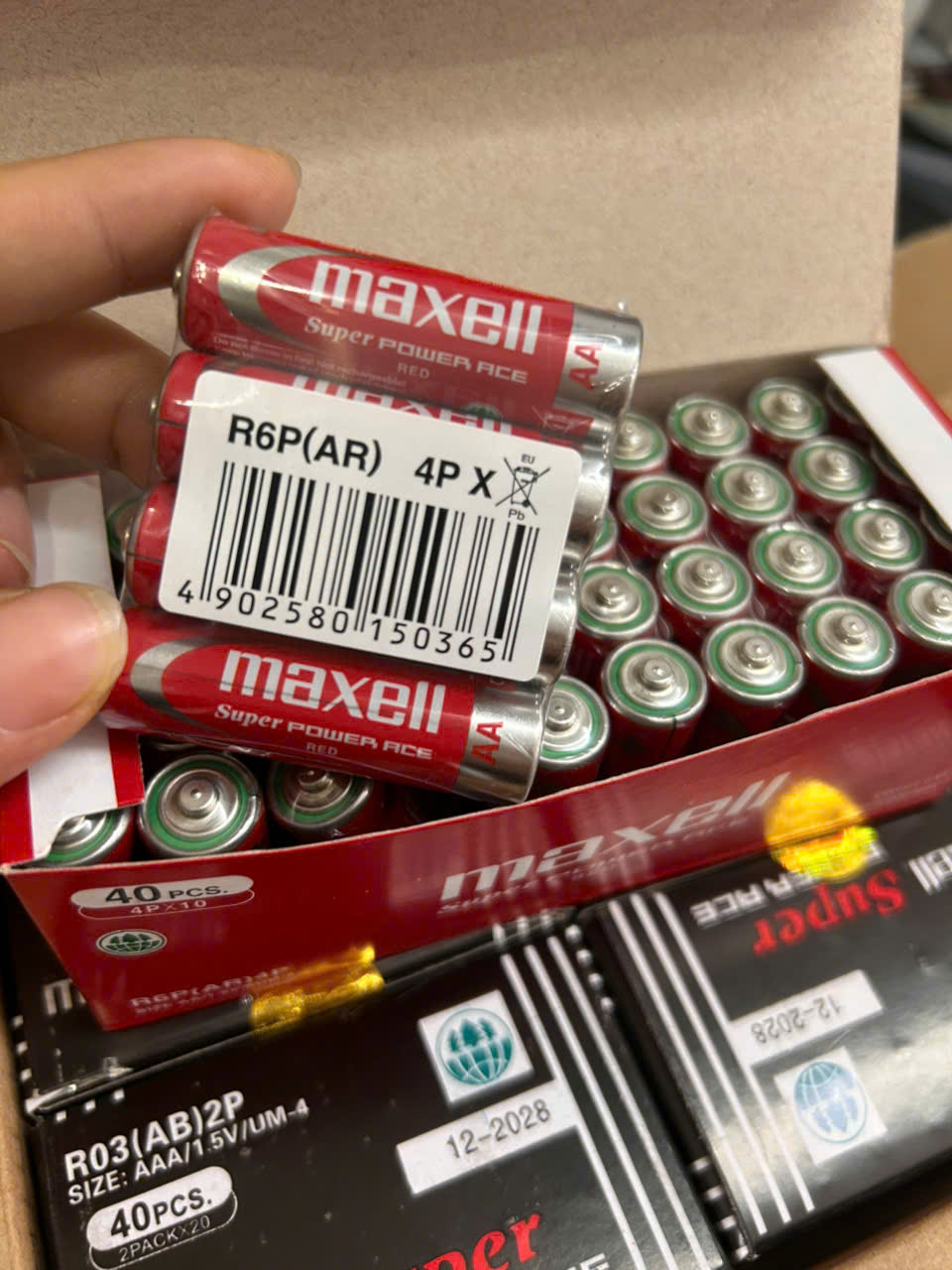 Hộp 40 Viên Pin AA Maxell 1,5V Chất Lượng Cao. Thay Thế Cho Đồng Hồ, Đồ Chơi Các Loại